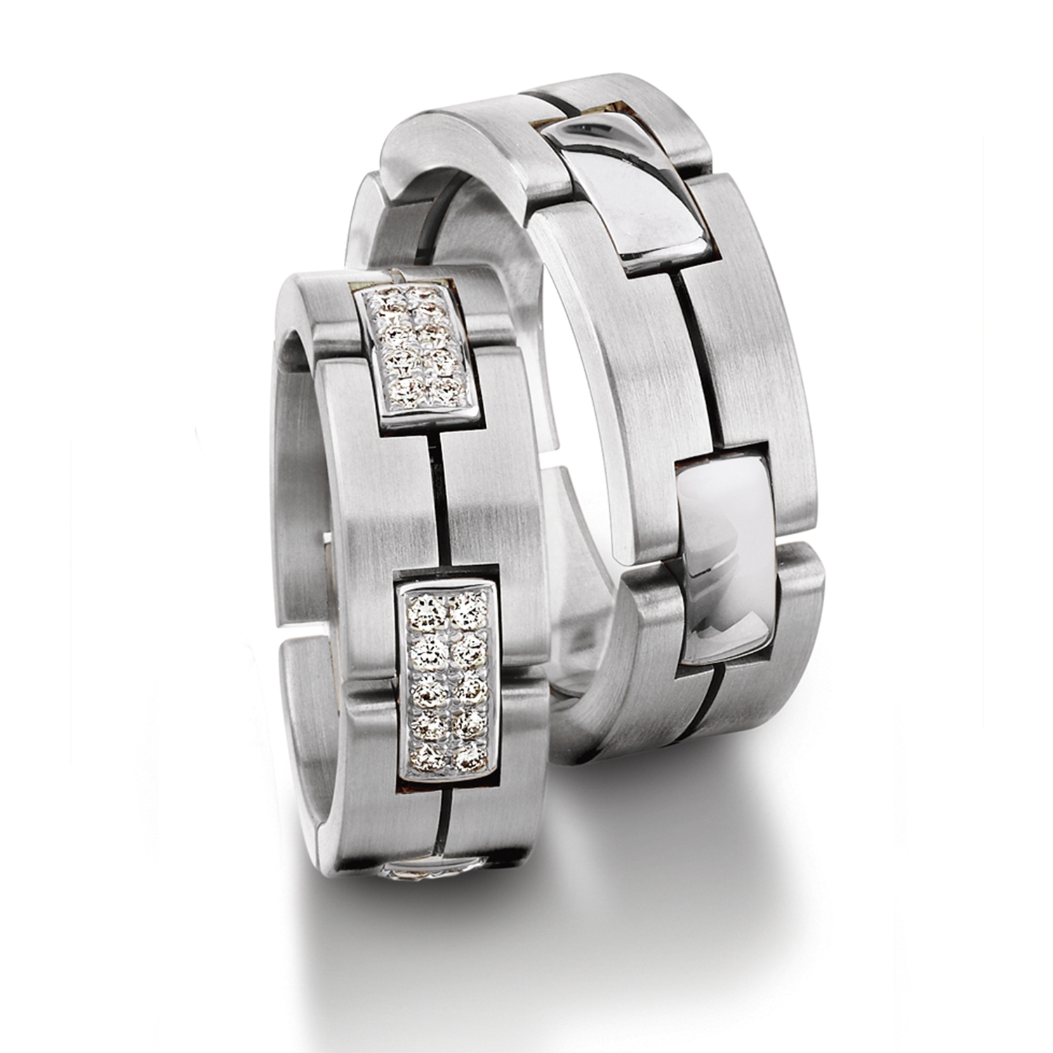 Chain rings in gold, platinum and palladium with diamonds Furrer Jacot