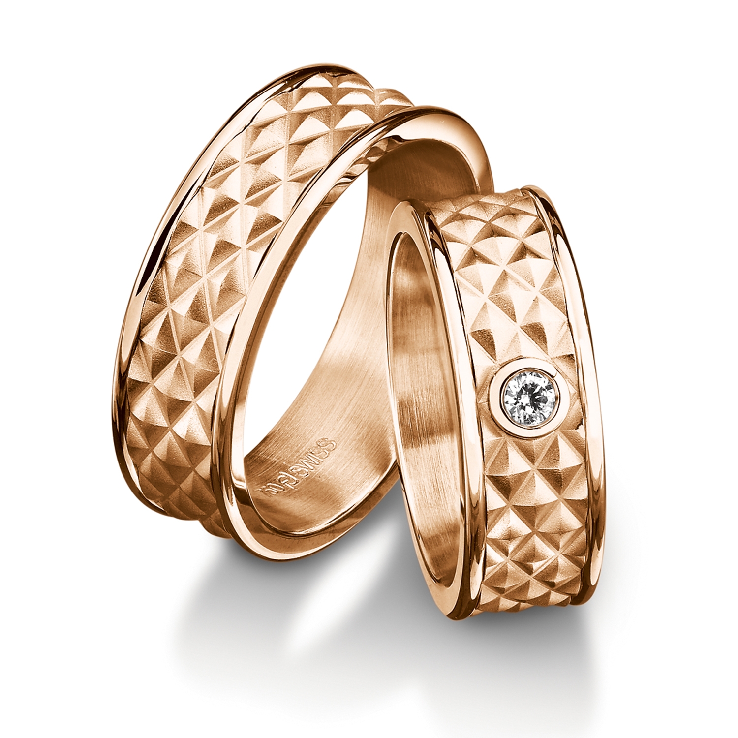 rings in gold, platinum, palladium and carbon with diamonds