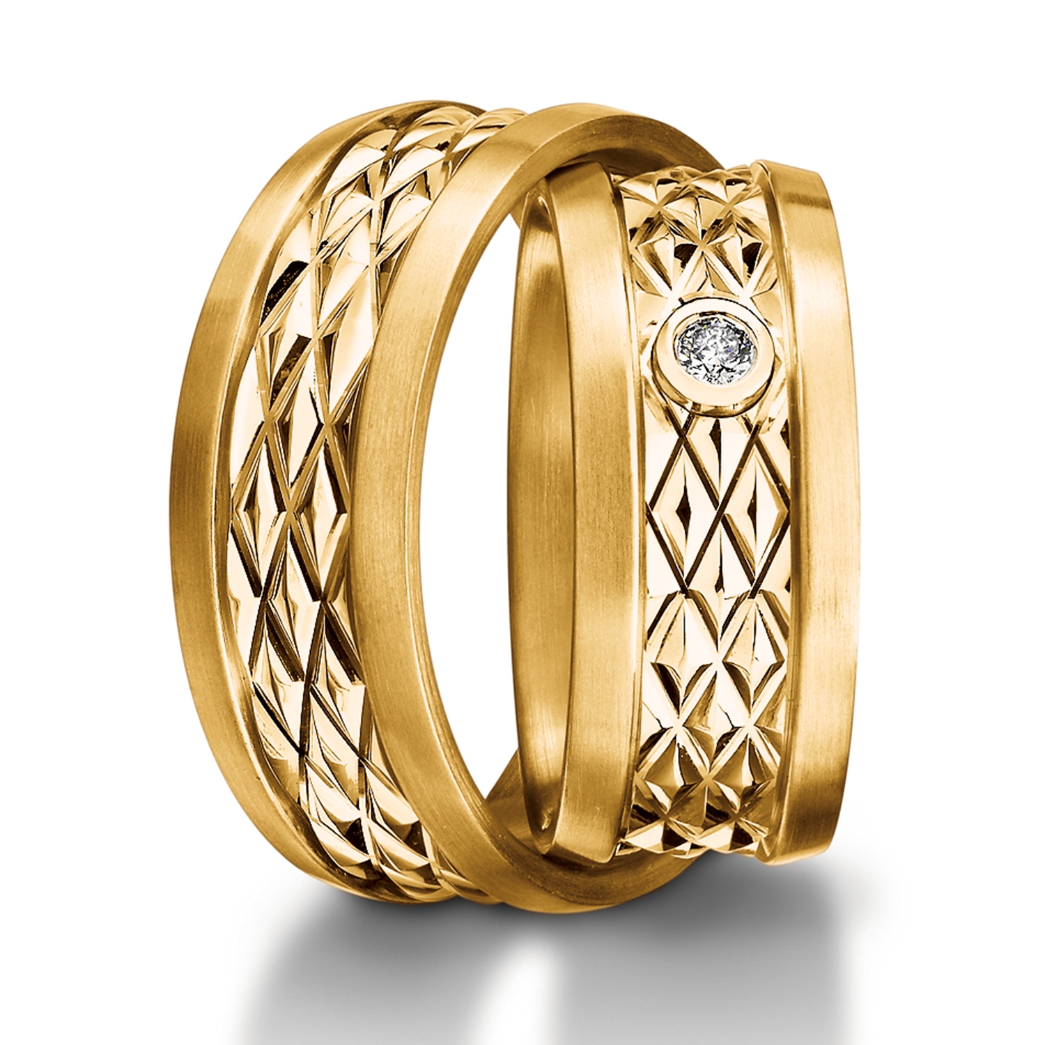 wedding rings in yellow gold