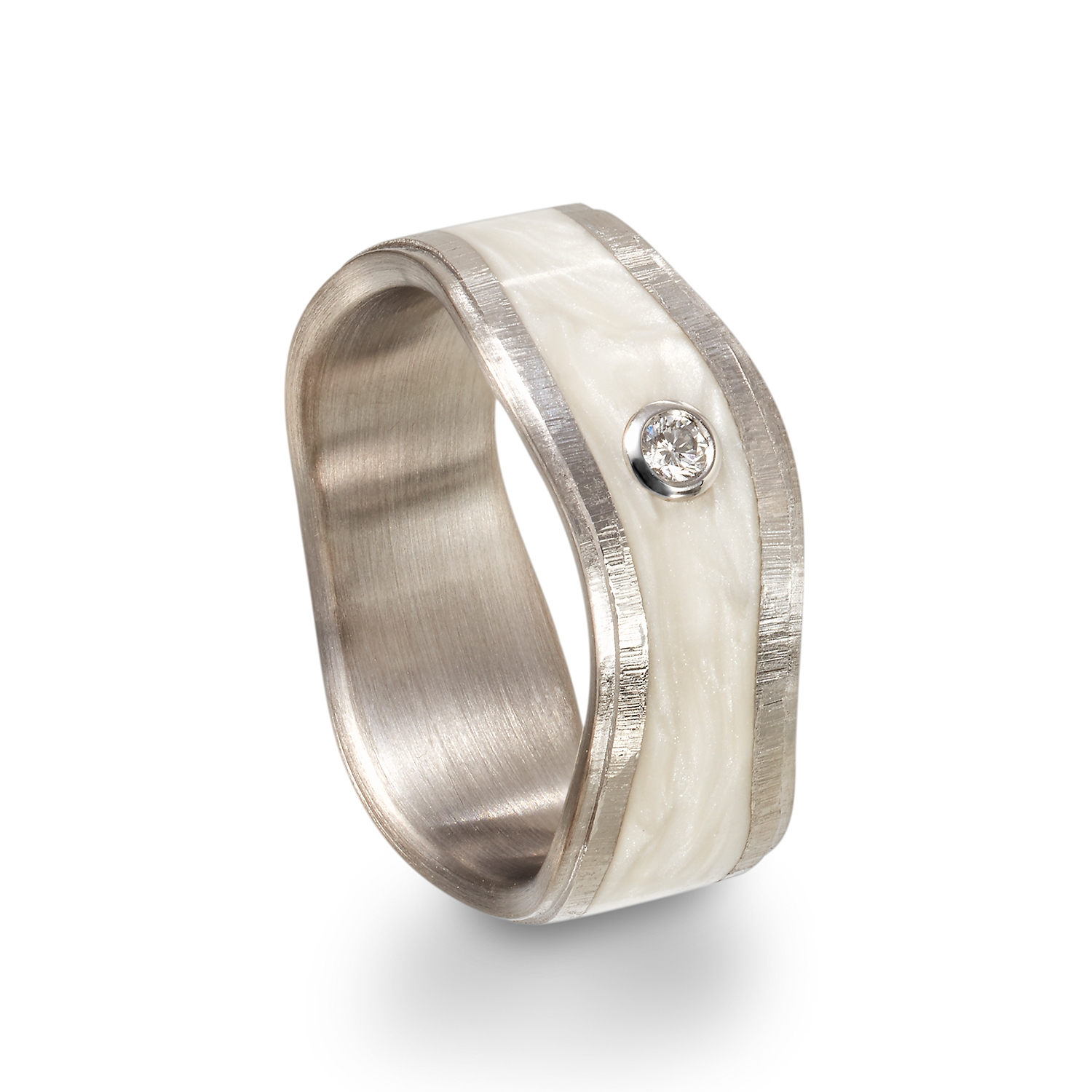 White rings in gold, platinum and palladium Furrer Jacot with diamonds