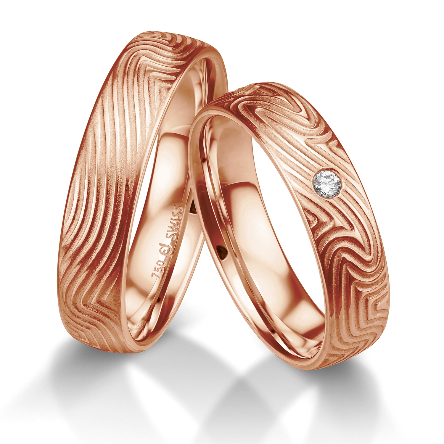 wedding rings in red gold